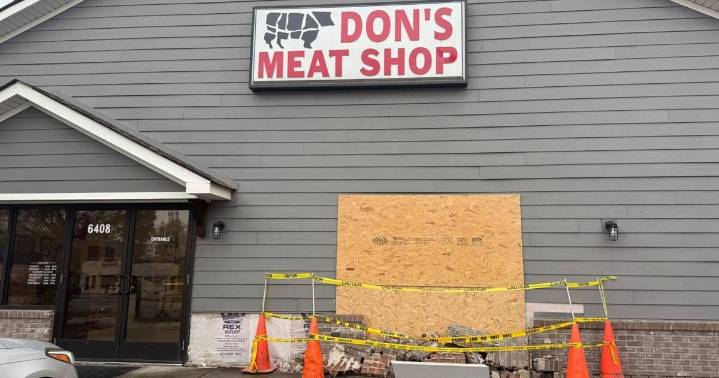 Car crashes into Hixson butcher shop