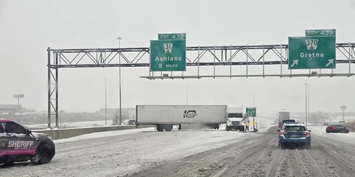 Omaha metro coping with holiday weekend snowstorm