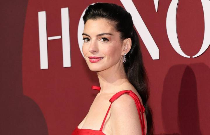 Anne Hathaway Through the Years: See Then & Now Photos of the Actress