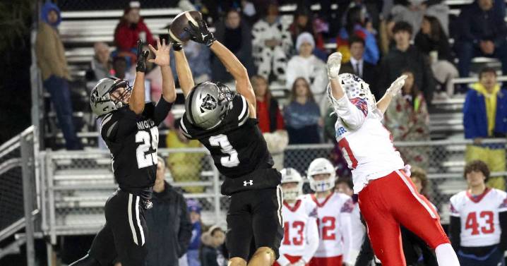 Luke Gadomski has two INTs, pick-six as Kaneland romps Lakes 68-21 in playoff opener – Shaw Local