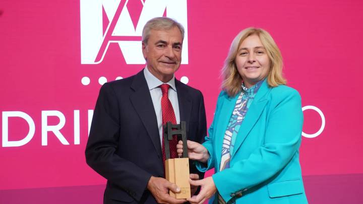 Carlos Sainz, Madrileño del Año 2025: "Ver a mi hijo correr el Gran Premio de F1 en Madrid me recordará mi última carrera en el Jarama"