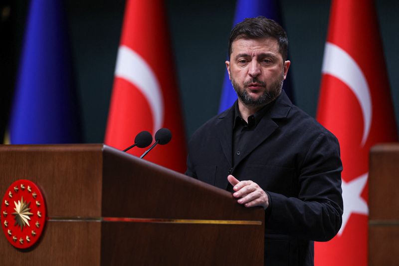 US proposals to end Russia's war involve Ukraine giving up land, some weapons, sources say