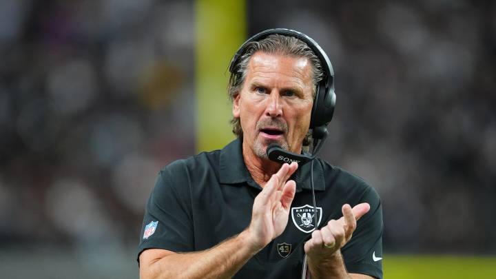 QB coach Greg Olson will call the Raiders' offensive plays