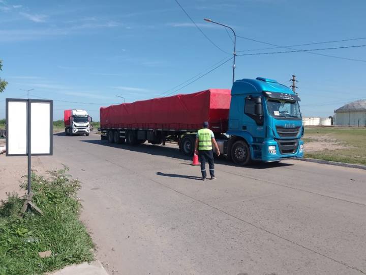 PUERTO VILELAS: Seguridad Vial Refuerza Acciones Ante El Intenso Movimiento De Tránsito Pesado