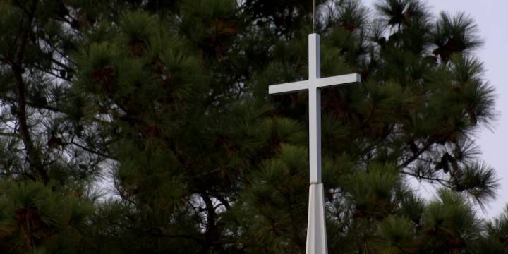 ‘We’re living in a crisis’: Local church prepares for community food giveaway