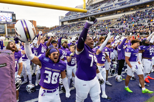 Dukes and Ducks anyone? It would be Oregon vs. James Madison on latest AP Top 25