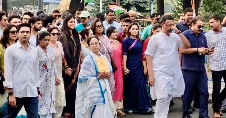 West Bengal Mamata leads rally in Kolkata against SIR as enumeration begins