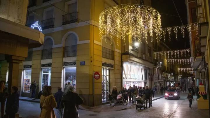 Calatayud comienza a preparar su decoración navideña y repartirá 600 figuras para decorar
