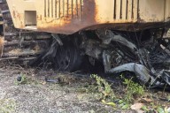 Descubren cuerpo calcinado debajo de maquinaria que se incendió en tramo carretero Felipe Carrillo Puerto