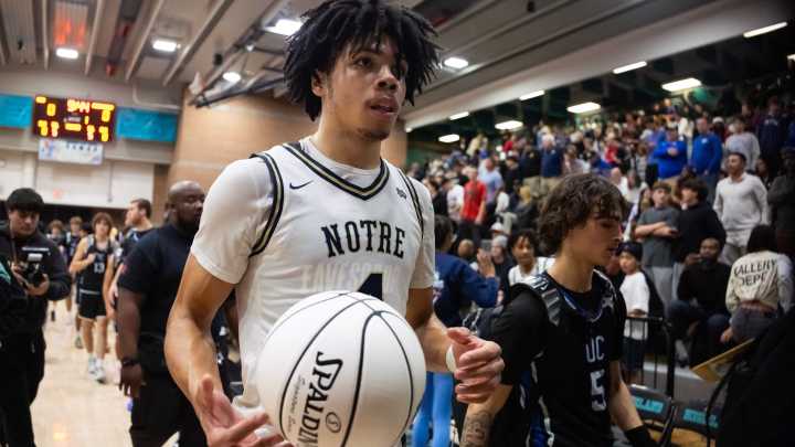 Top recruit Tyran Stokes lists Kansas basketball among top 3 schools