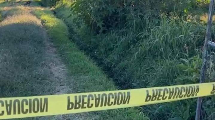 Encuentran a hombre sin vida en canal de agua de Atlixco