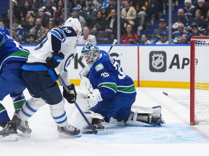 In Canucks' world, injuries are all relative | The West Elgin Chronicle