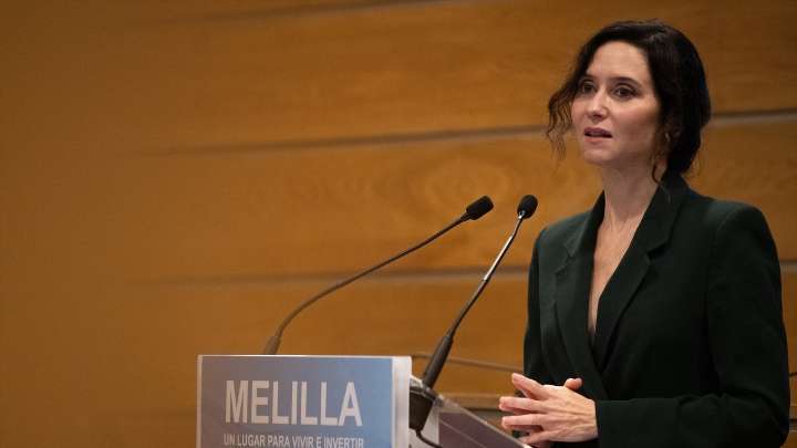 Ayuso llama "dictador" a Sánchez después de que el Gobierno la lleve ante los tribunales por negarse a crear el registro de objetores del aborto