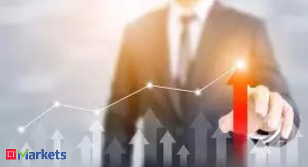 10 stocks showing consistent 20%+ profit growth and 6 have turned multibaggers