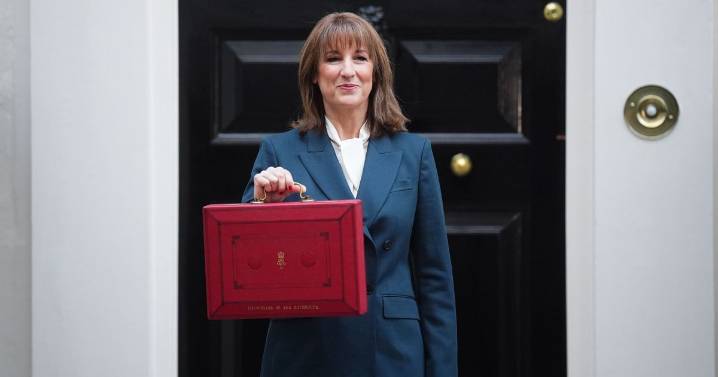 Rachel Reeves tells SNP to forget second referendum on independence and focus on bringing down NHS waiting lists