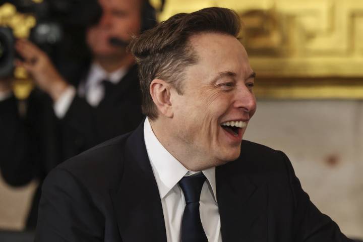 Musk wants to send his racist encyclopedia to Mars