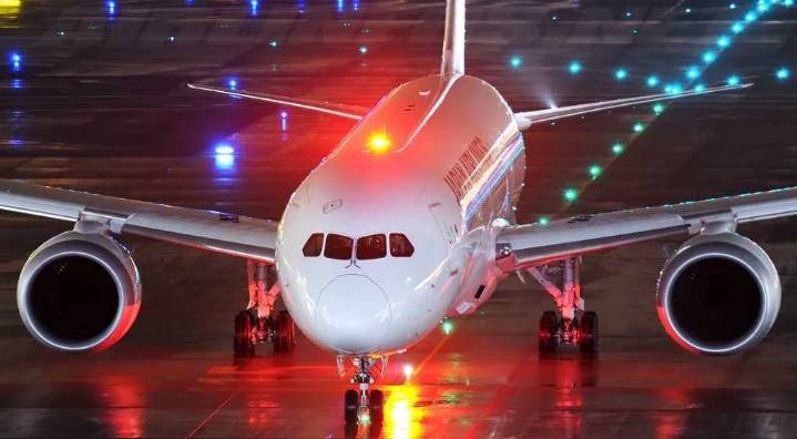 100 flights delayed at Delhi Airport due to a technical issue with ATC system