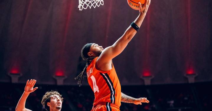 How to Watch | #13 Illinois hits the Big Apple for matchup vs. #5 UConn