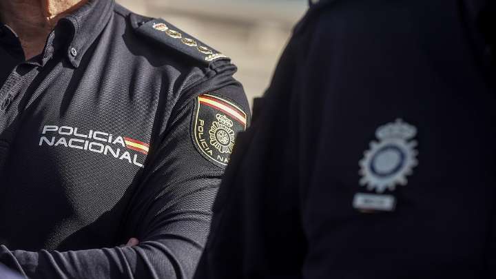 Muere el policía que fue agredido con una piedra en Vinalesa, Valencia