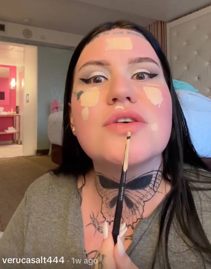 Celebrity Weds Musician She’s Known for 2 Weeks in Las Vegas Ceremony