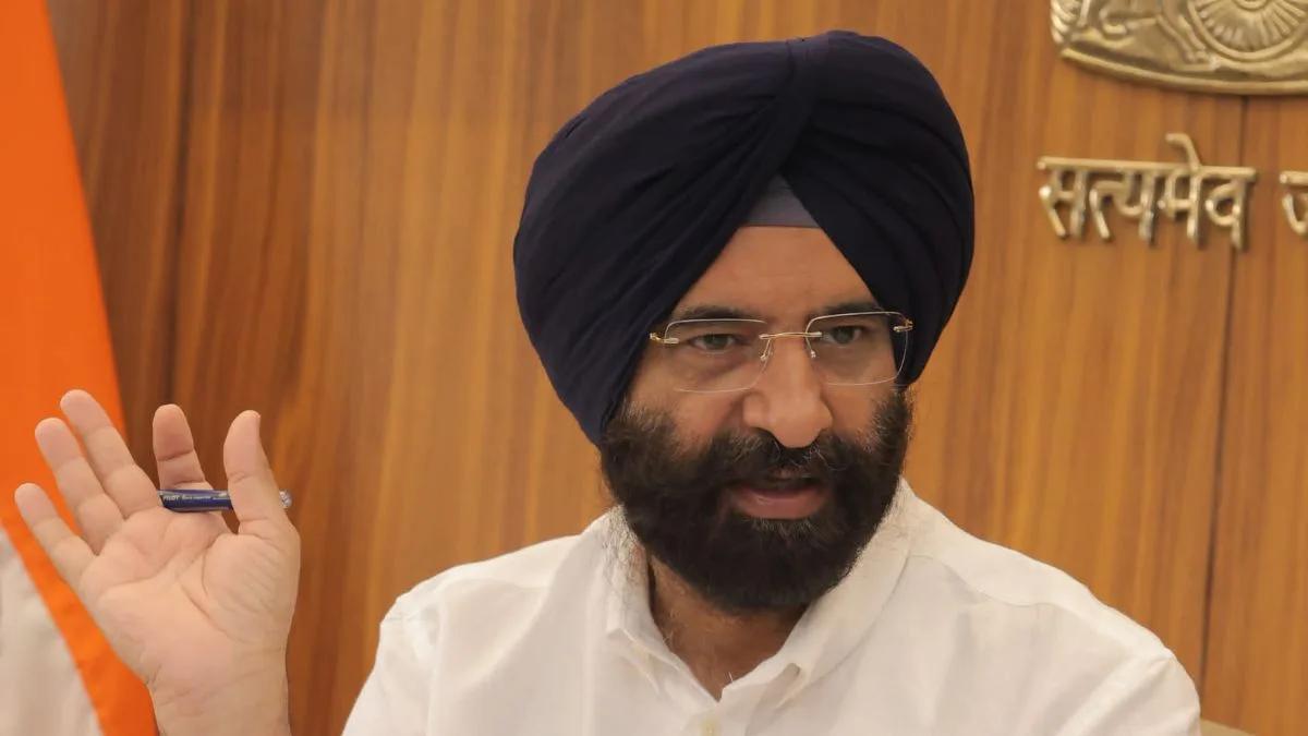 ‘Working to reduce dust on roads’: Delhi Environment Minister explains govt measures to tackle smog