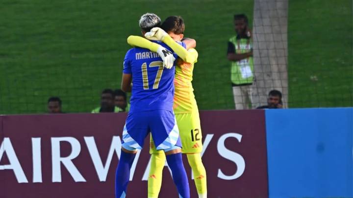 Argentina arrasó a Fiyi y clasificó con puntaje ideal a los 16avos de final