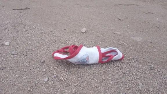 Una bombacha salió volando con el viento y causó un accidente en moto en Jujuy