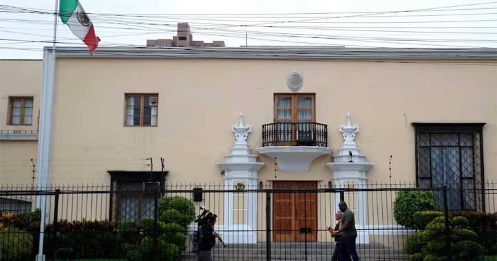 'No es posible' ingresar a Embajada de México en Lima: Primer ministro de Perú