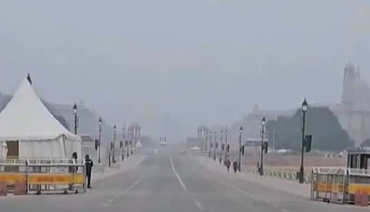 Toxic Smog Continues To Engulf Delhi, AQI Remains Above 400