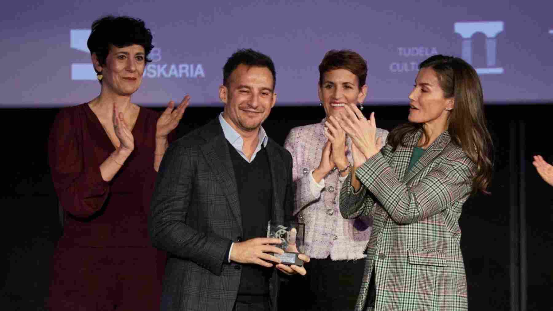 Aplausos y gritos de "¡Viva la Reina!" en el regreso de la Reina Letizia a Navarra