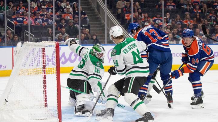 Stars crush Oilers 8-3 as Benn scores 400th career goal for Dallas