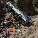 37 personas fallecieron luego de accidente de autobús en Perú