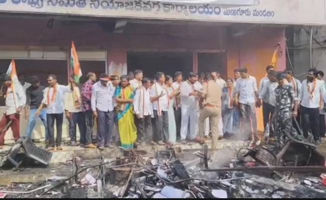 Dispute over BRS office: Tension in Manuguru