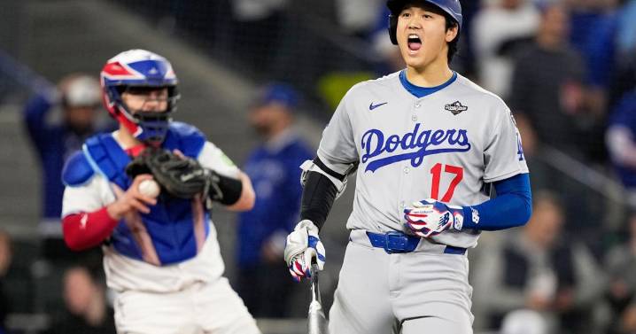 Sports betting roundup: Game 7 of the World Series surrounded by a big football weekend