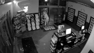 Watch: Suspects smash door, steal semi-automatic rifles from Mass. gun shop