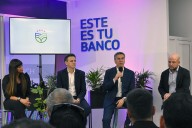 Zdero acompañó la inauguración de la nueva sucursal del NBCH en Fontana