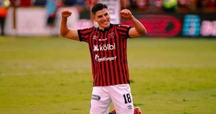 Ronaldo Cisneros revive su mejor versión en Costa Rica con Alajuelense