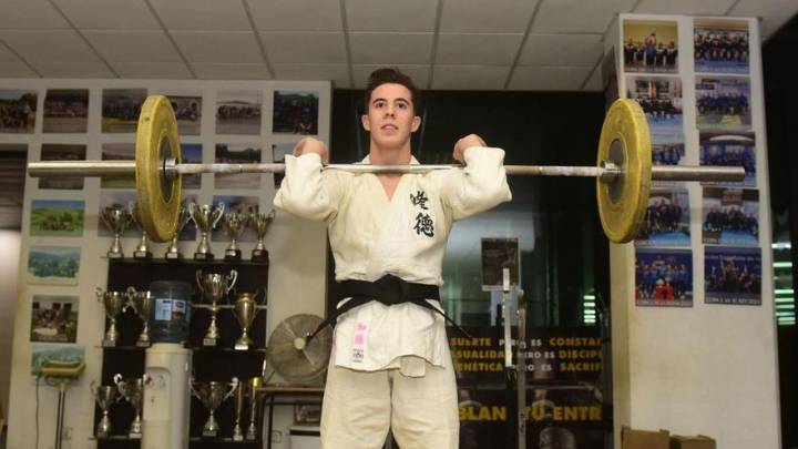 Tiago Larramendi, 'La Pulga', judoca y campeón de España de halterofilia con el CH Coruña: «Los dos deportes se retroalimentan»