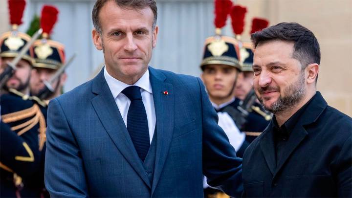 Acuerdo militar histórico: Francia vende a Ucrania 100 cazas Rafale y sistemas de defensa aérea por una década