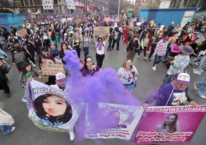 Marcha del 25N expone la violencia contra las mujeres de México que no cede