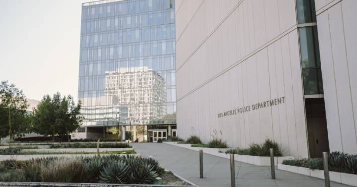 California Supreme Court strikes down warning on LAPD citizen complaint forms