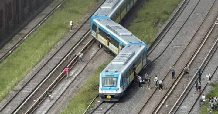 Descarriló una formación del Tren Sarmiento y hay 20 heridos