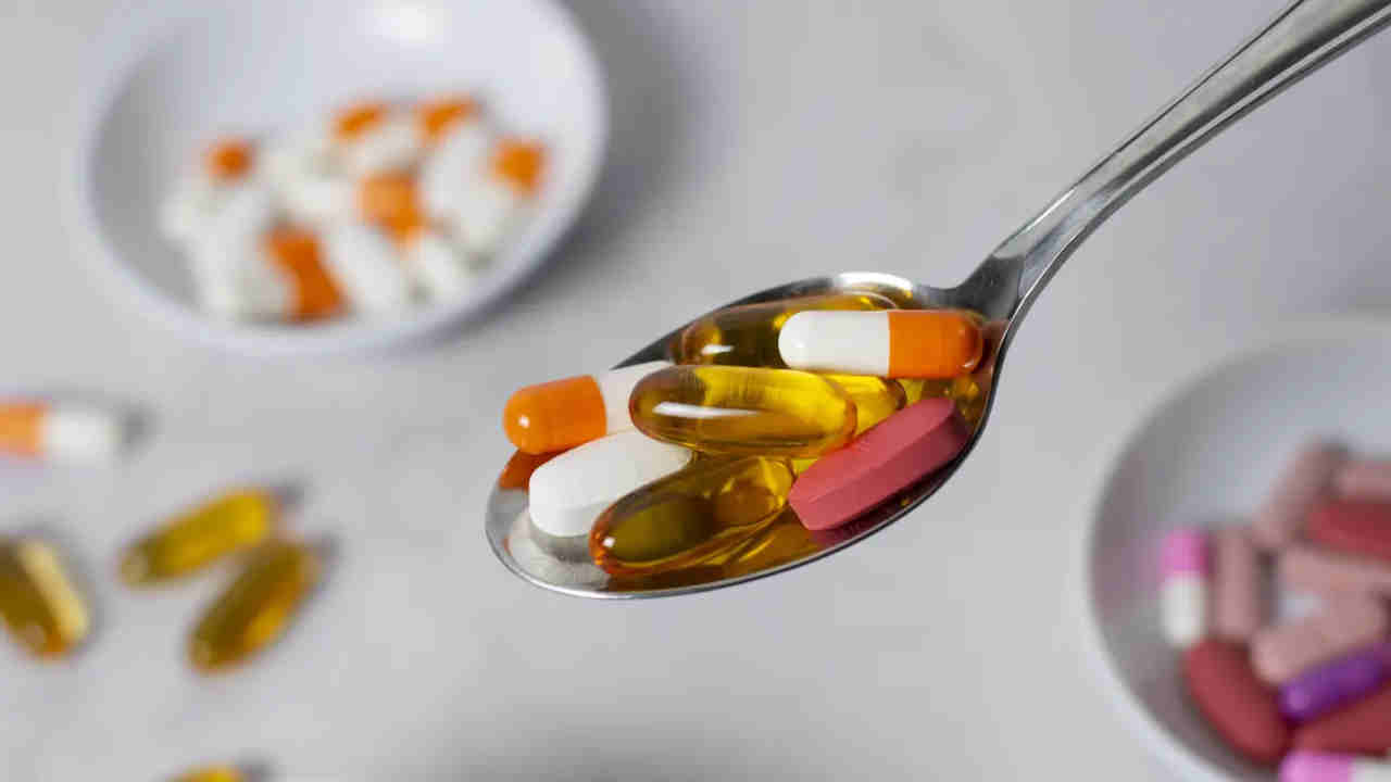 Entre mitos, etiquetas y bienestar: El debate sobre los suplementos alimenticios en México