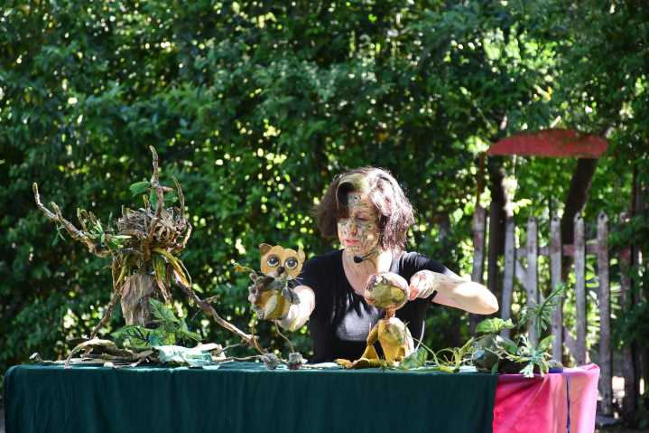 Pasó «Serebelo» en una tarde mágica en La Biblio