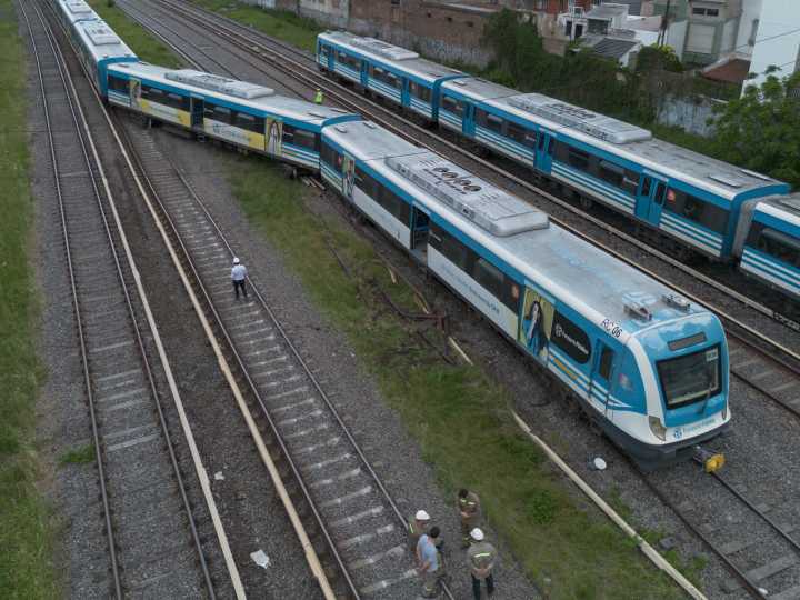 "Esto me trae viejos recuerdos de Once": el crudo relato de los testigos del tren que descarriló en Liniers
