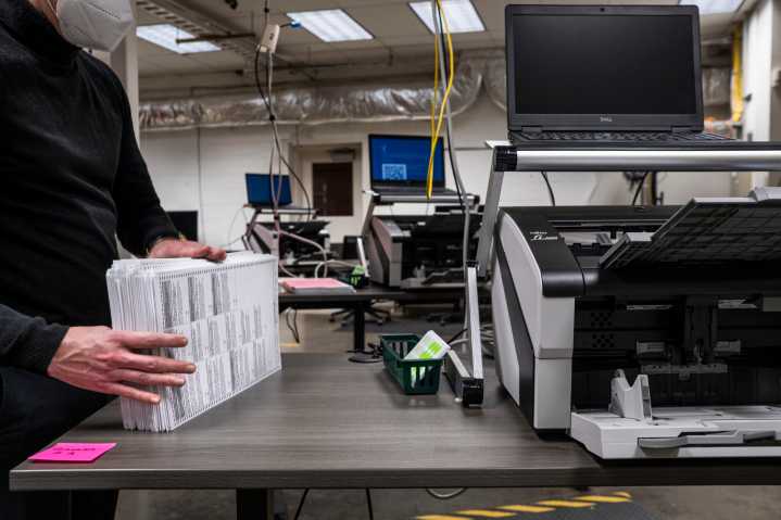 Oregon quietly halts noncitizen voters investigation 