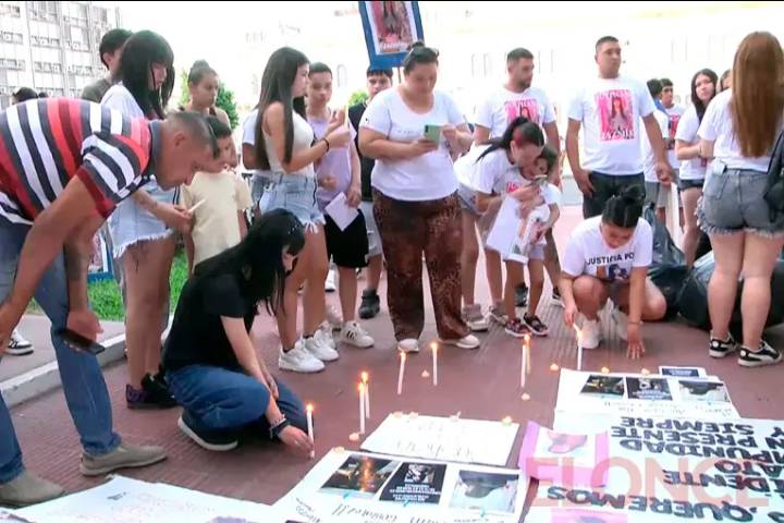 A un mes del crimen, exigieron justicia y encendieron velas por Jazmín González: “Tenía muchos sueños por cumplir”