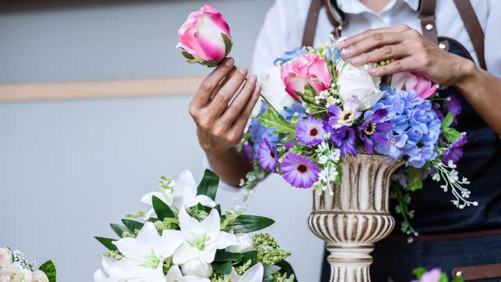The Easy TikTok Trick That Revives Dingy Artificial Flowers In Minutes