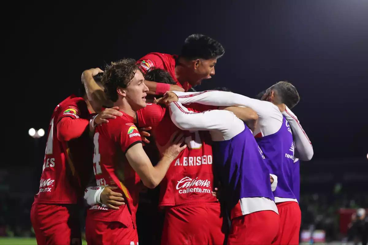 Toluca impone jerarquía y silencia a Bravos en su debut en Liguilla