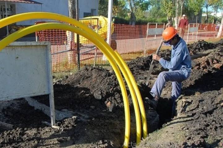 Infraestructura clave: luz, gas y alumbrado por $5.550 M. para 702 casas en La Banda